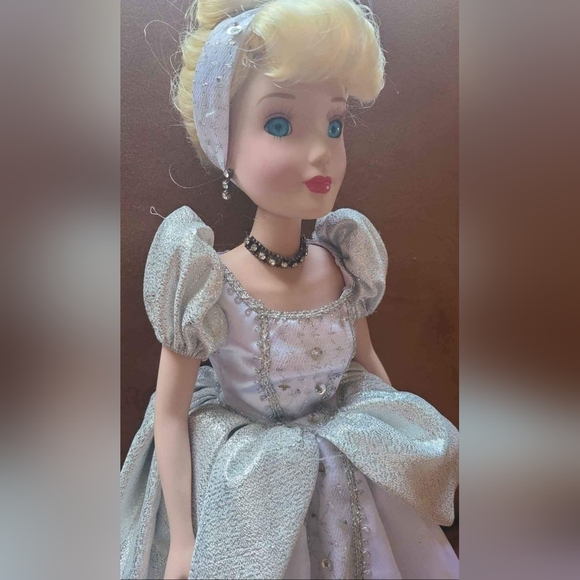 Vintage 1997 Porcelain Cinderella Doll - Picture 2 of 6